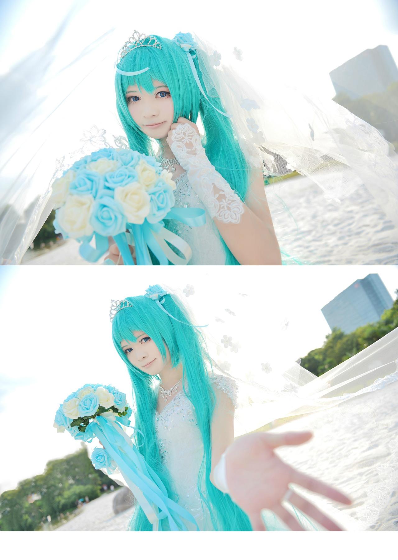 小线右手拿着手捧花，左手向镜头五指张开伸出来