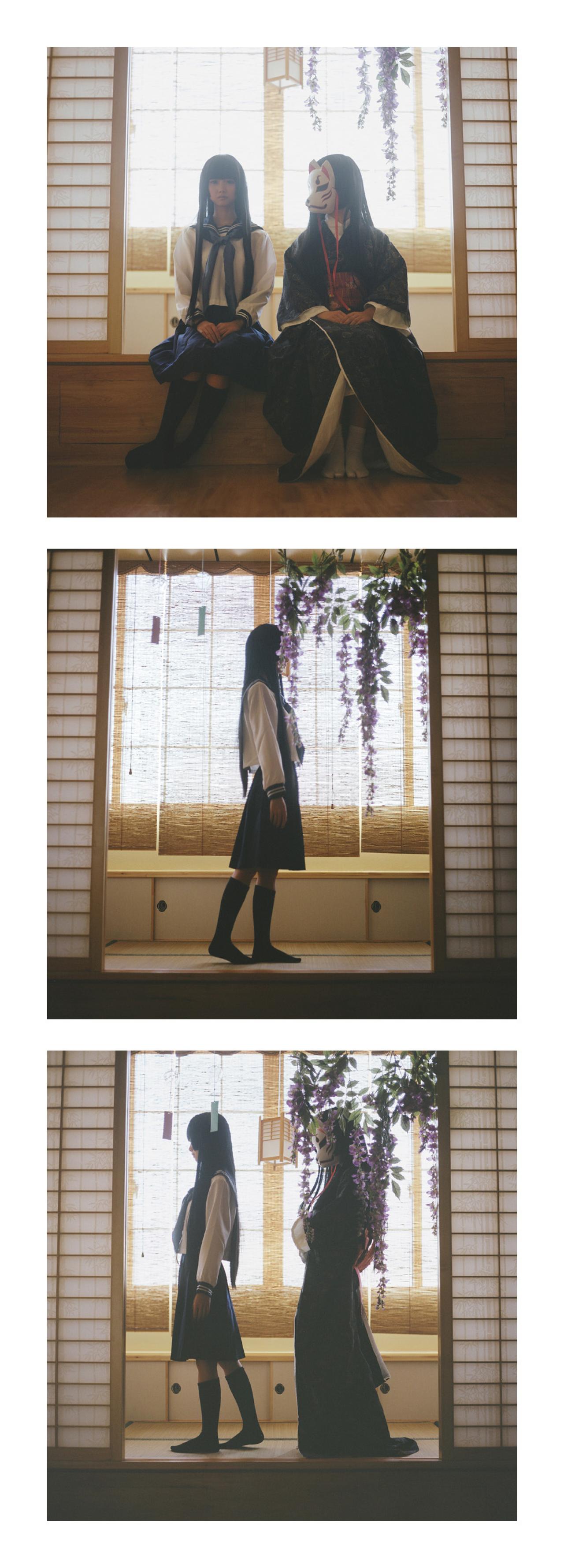 制服少女身后或身旁总是跟着和服少女，而她却不曾知晓