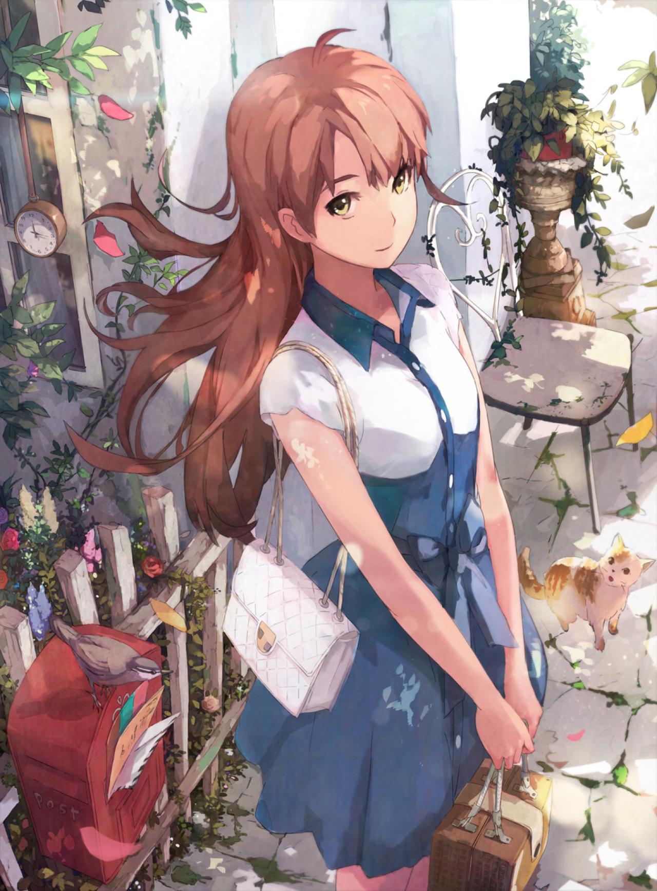 棕色长头发的少女拎着盒子在花池旁等人的情景