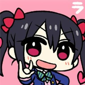 作ILOVE手势的双马尾矢泽妮可头像