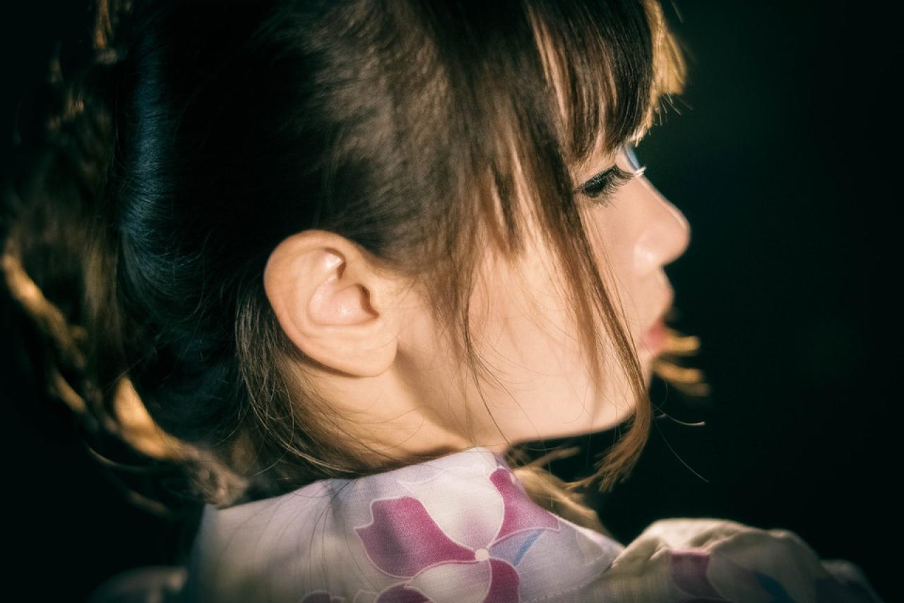 雪雪的侧脸特写