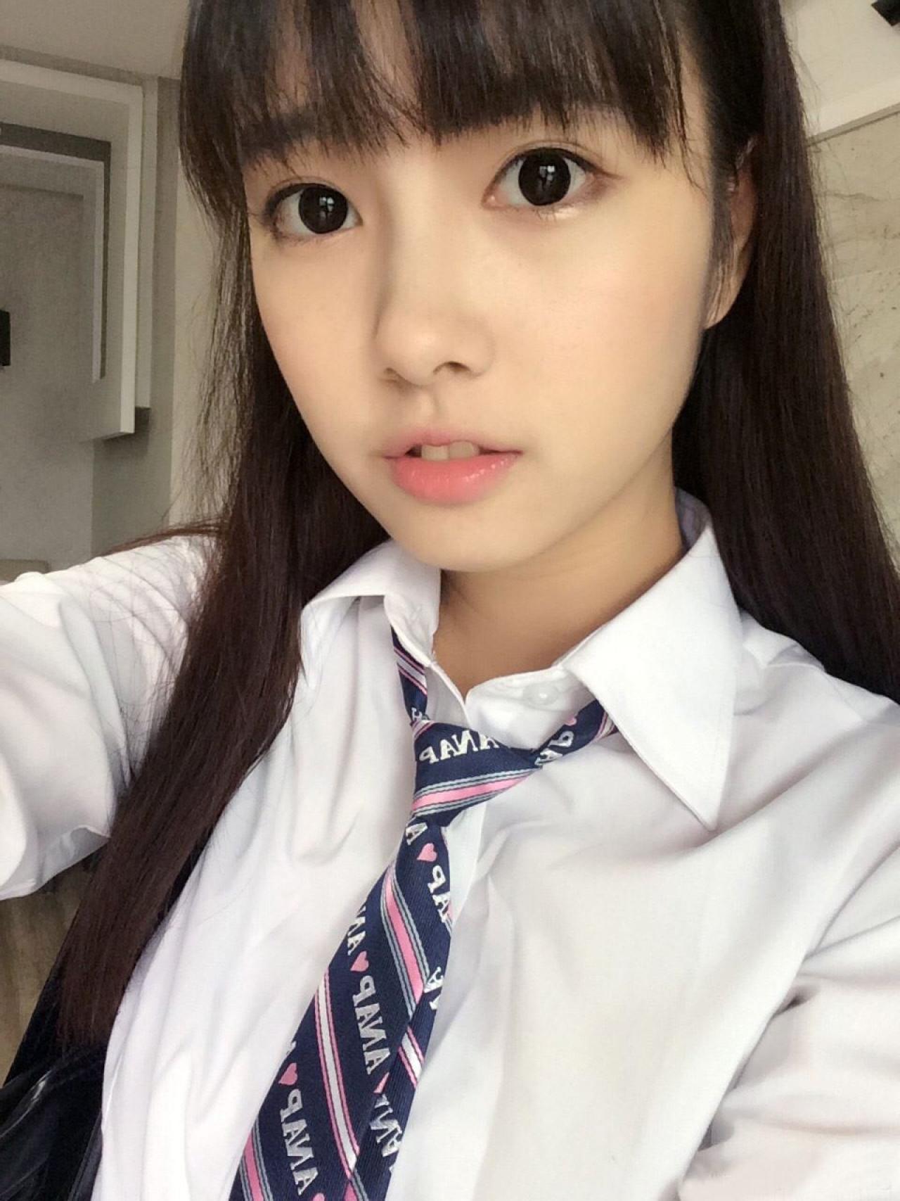 MILU的圆圆的大眼睛