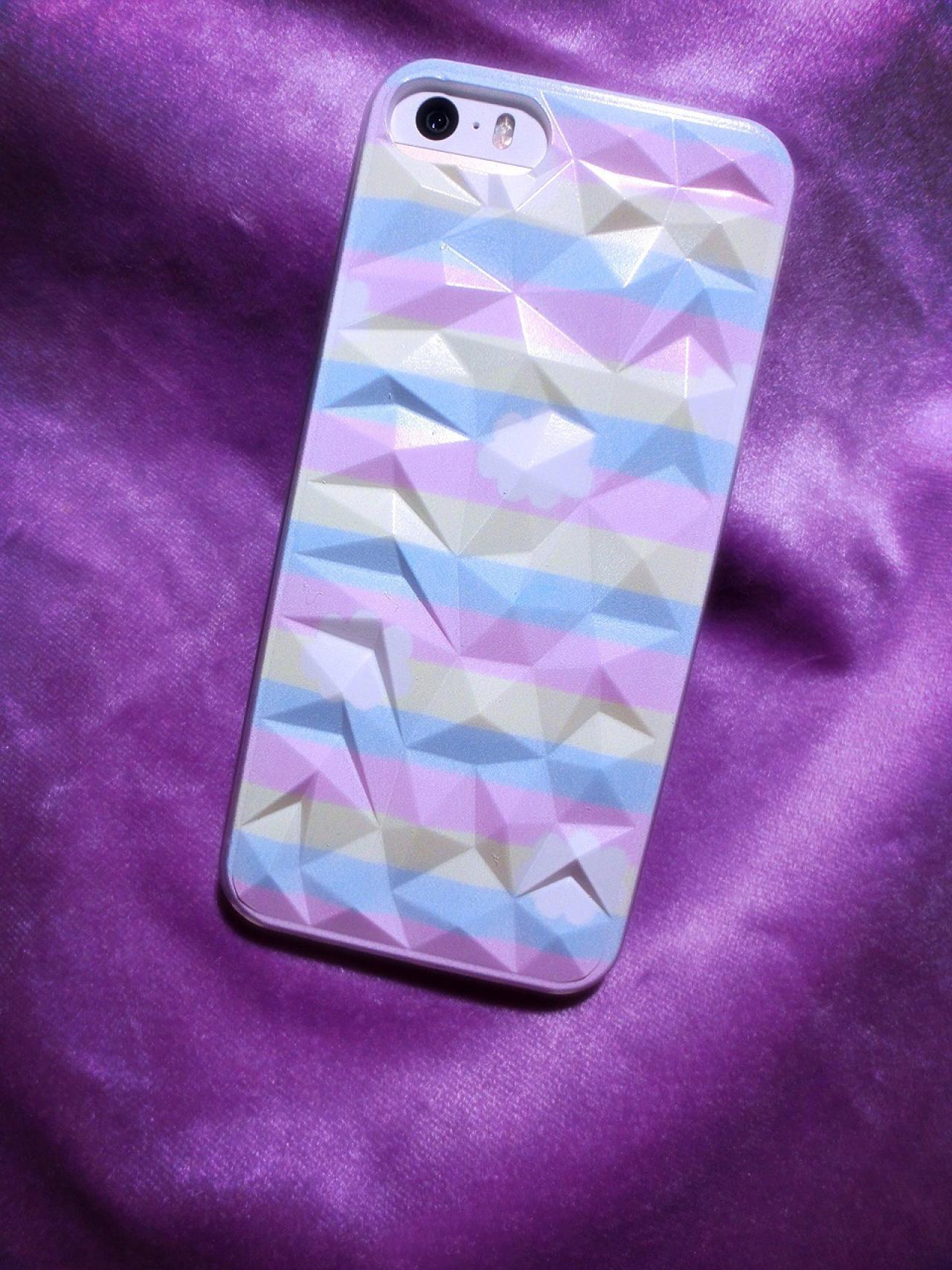 白色云朵和彩色条纹状iPhone5S手机壳