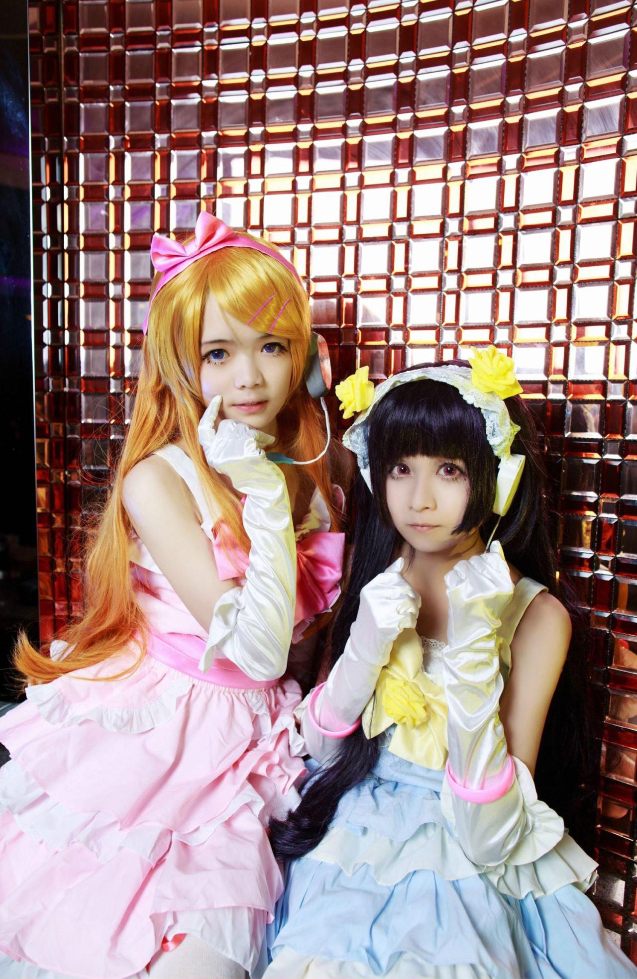 桃小陌扮演五更琉璃扮小猫和大连二扮演高坂桐乃戳脸