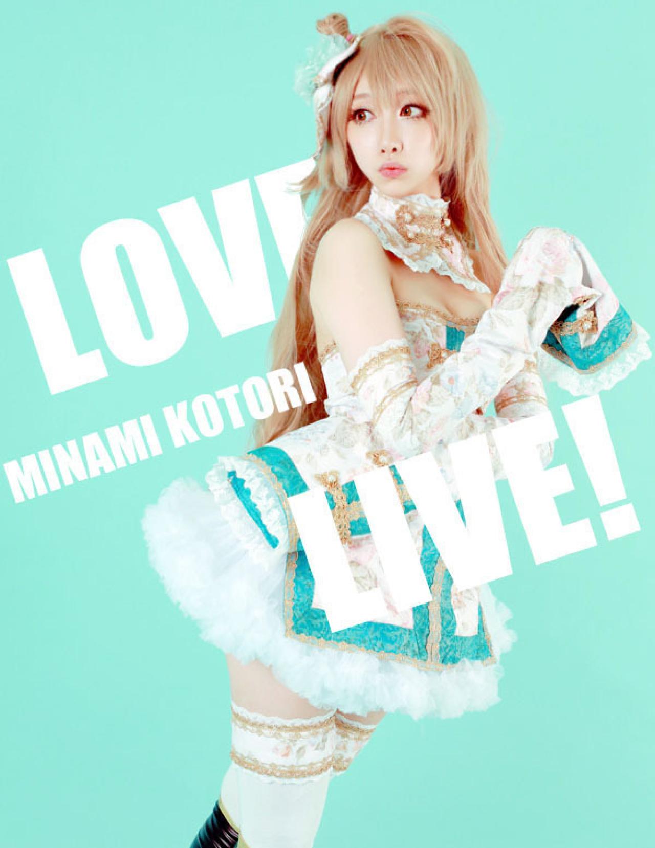 SAIDA扮演LoveLive!南小鸟嘟嘴卖萌扮小猫作揖的侧面照