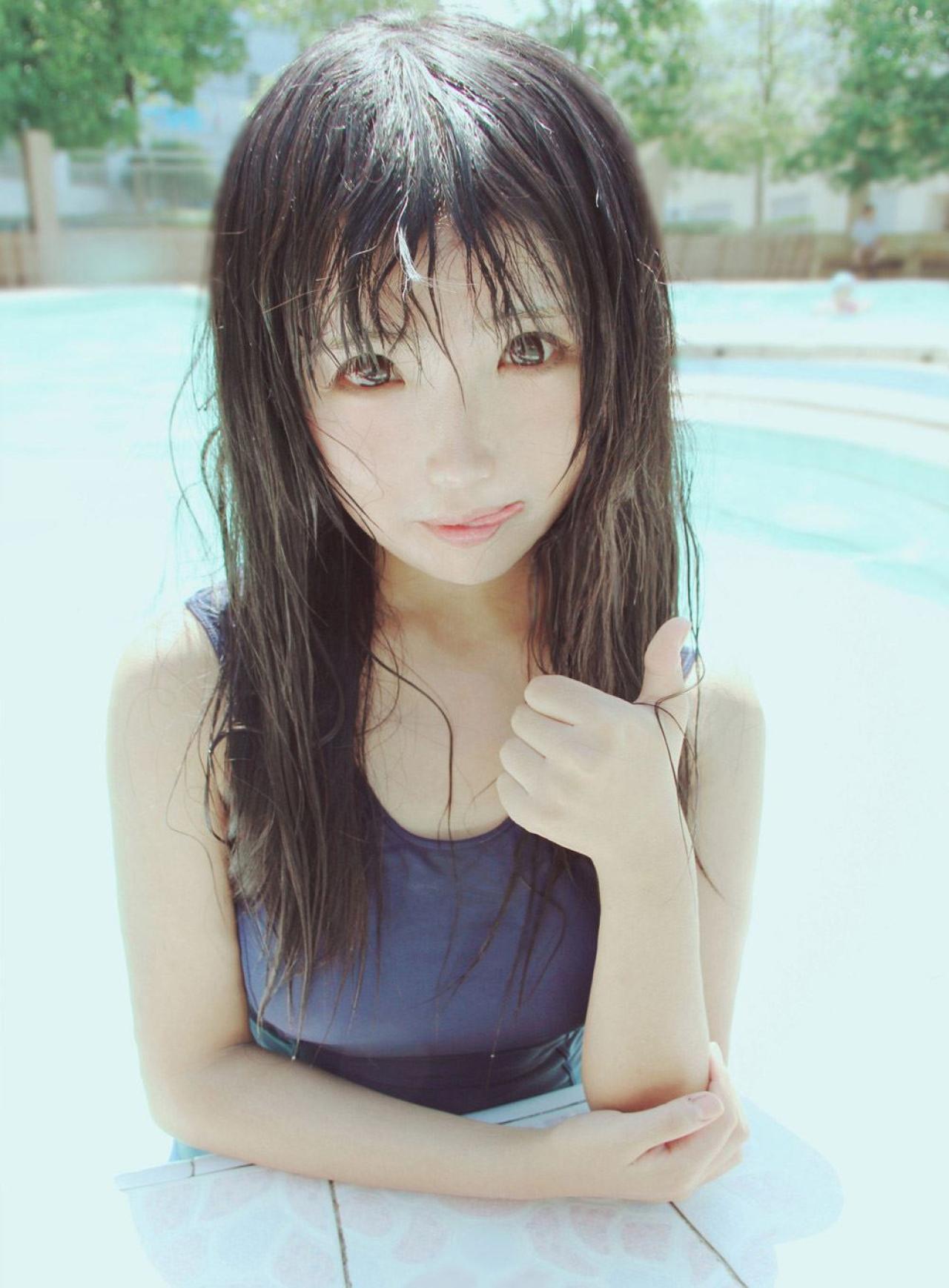 哲学少女-天真酱看起来好吃的样子卖萌自拍照