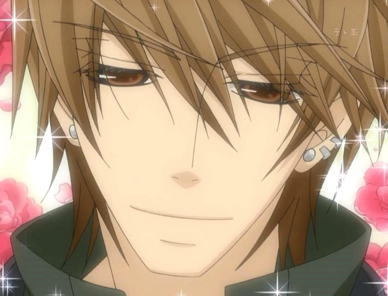 雪名皇打着耳钉的迷人微笑