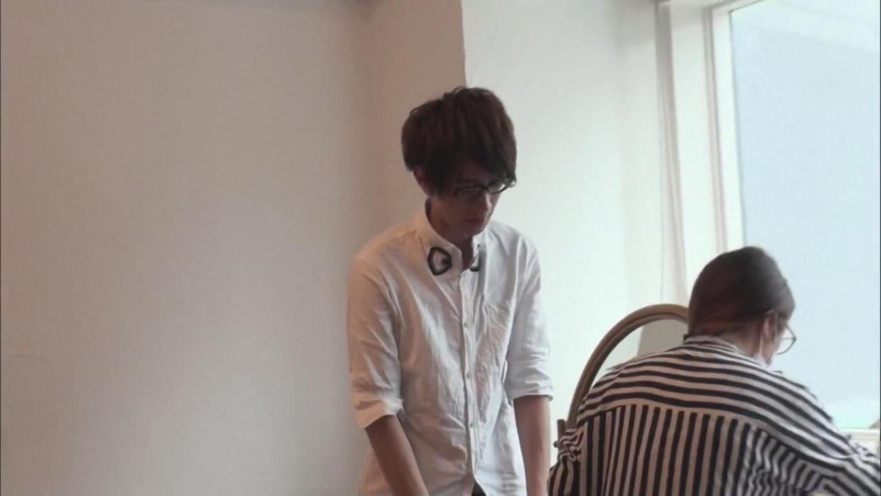 江口拓也给化妆师鞠躬