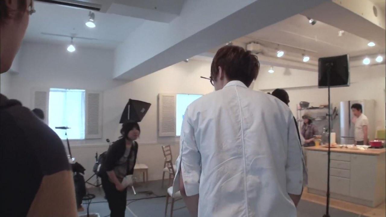 江口拓也和工作人员鞠躬致意