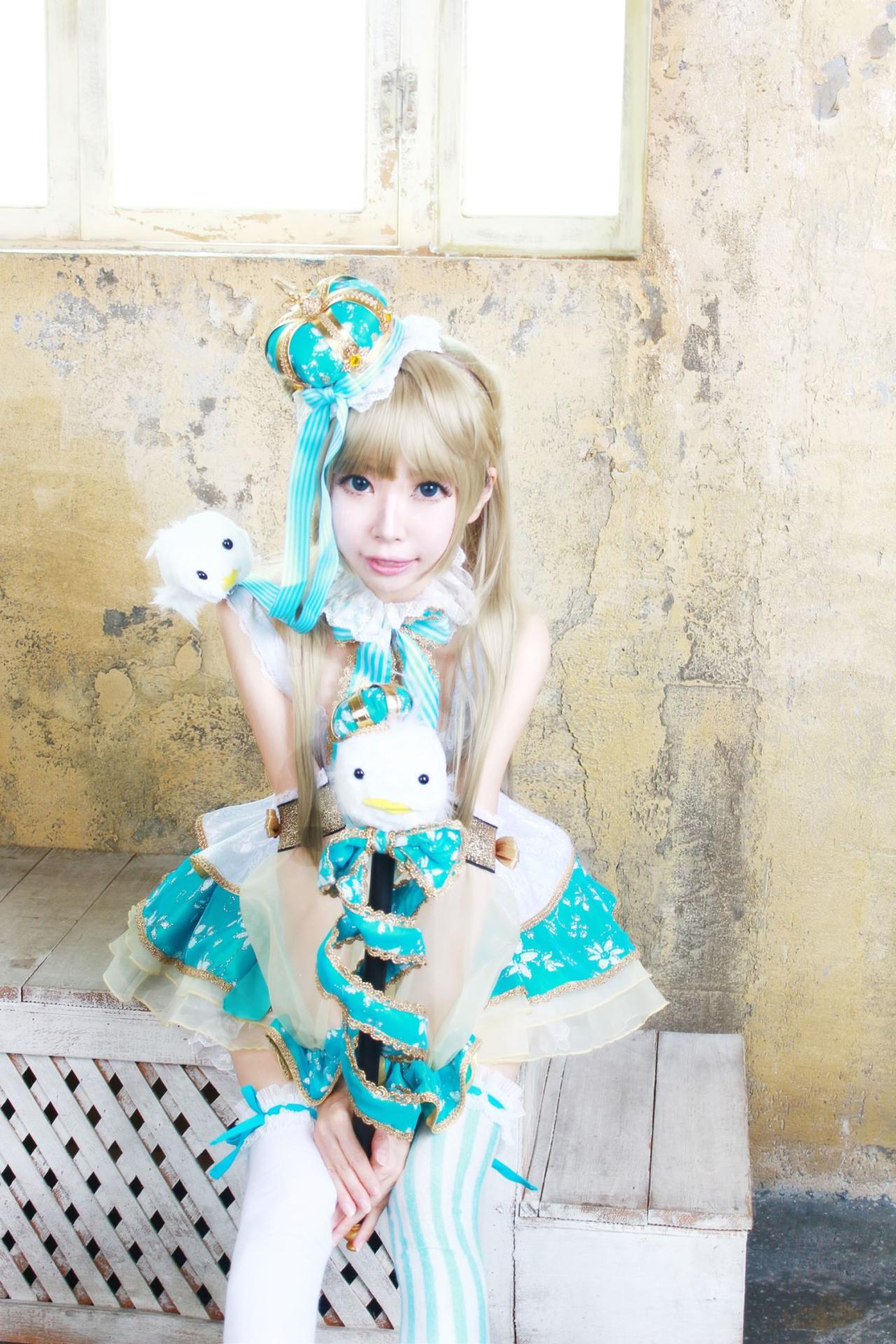 ALPPY扮演南小鸟吐舌卖萌