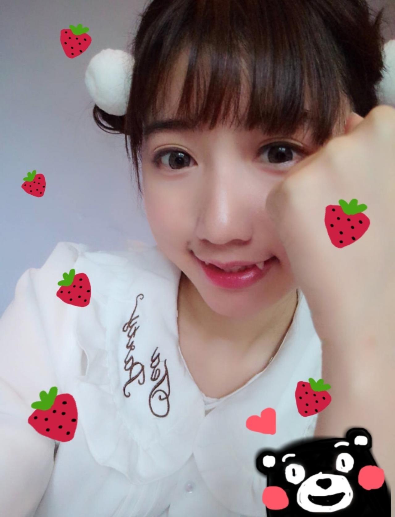 佐仓浅代与甜甜的草莓和小熊