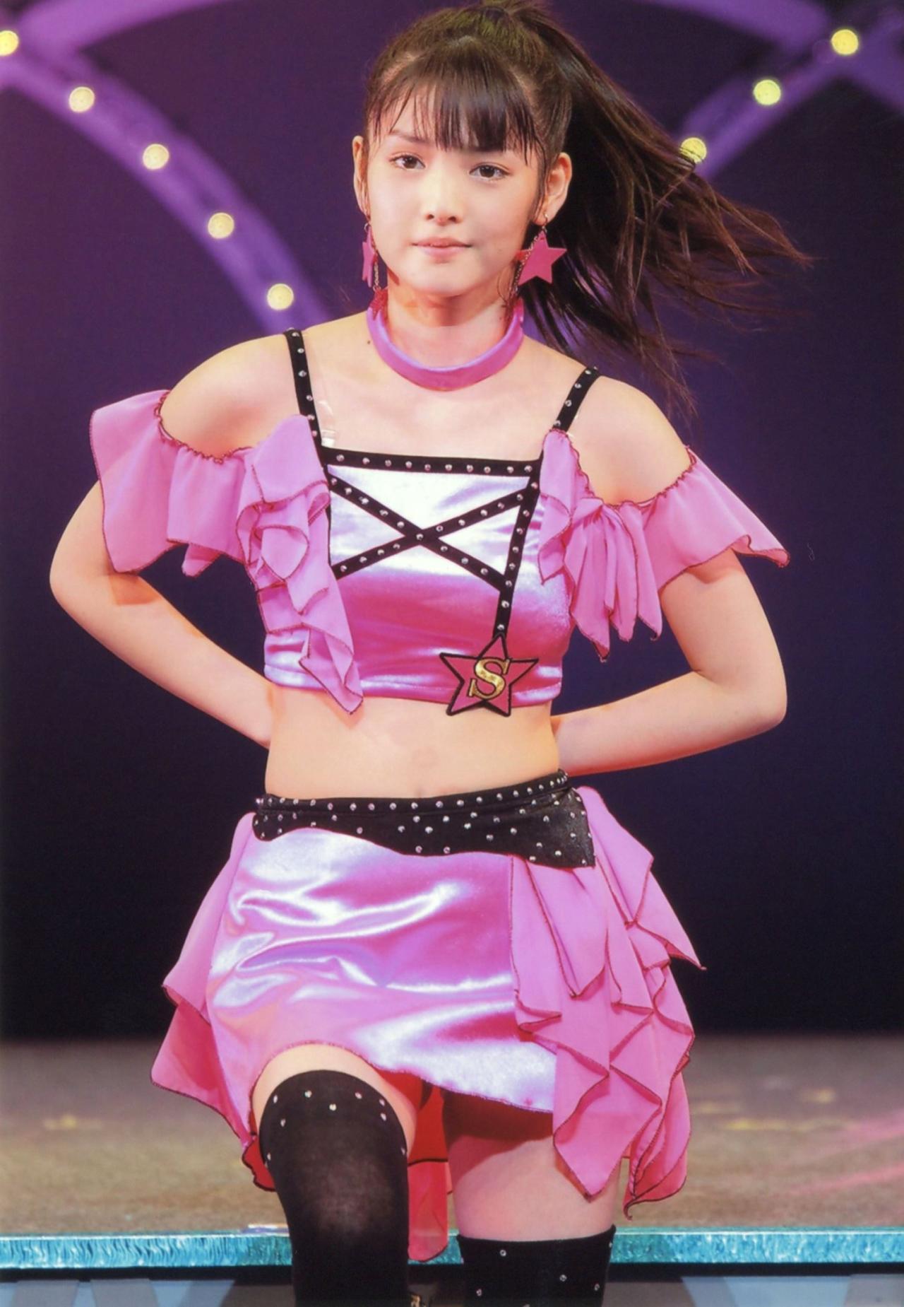 单马尾发型的道重沙由美正在跳舞