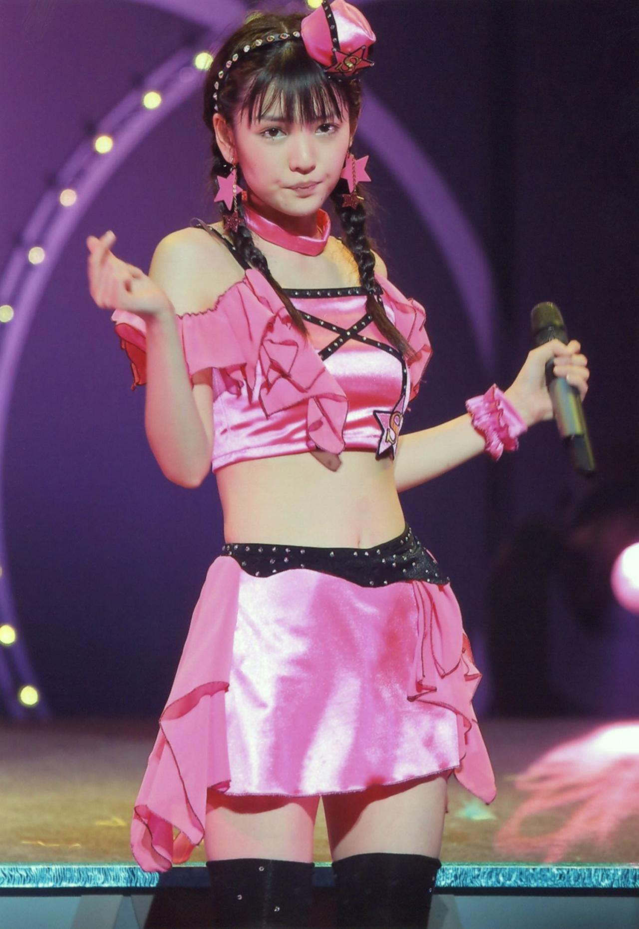 道重沙由美双马尾嘟嘴卖萌