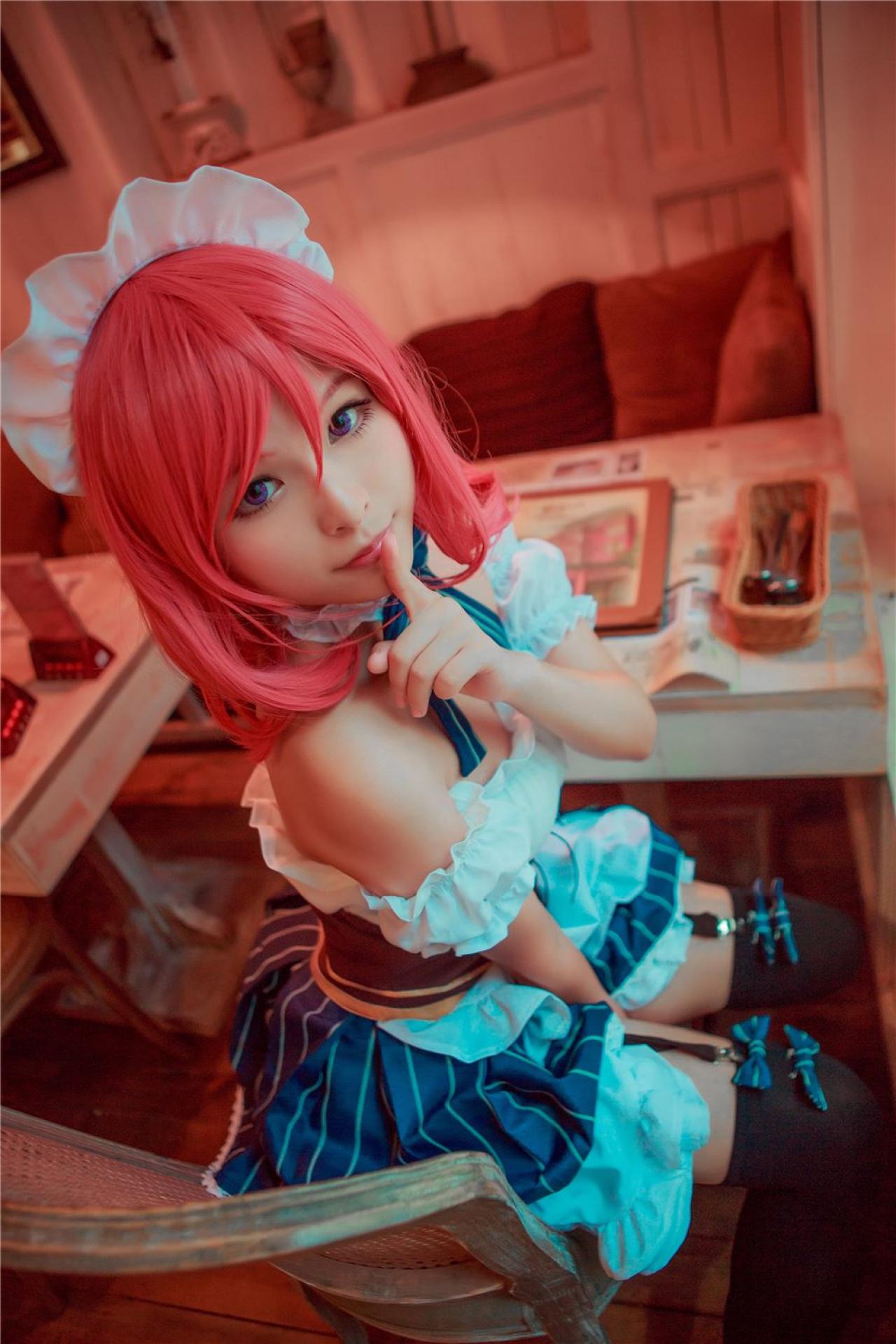 icey扮演LoveLive!西木野真姬作嘘的手势