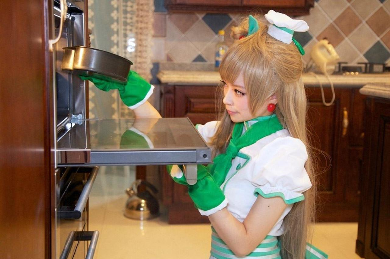 工口娘千葉扮演南小鸟视线平视烤箱里