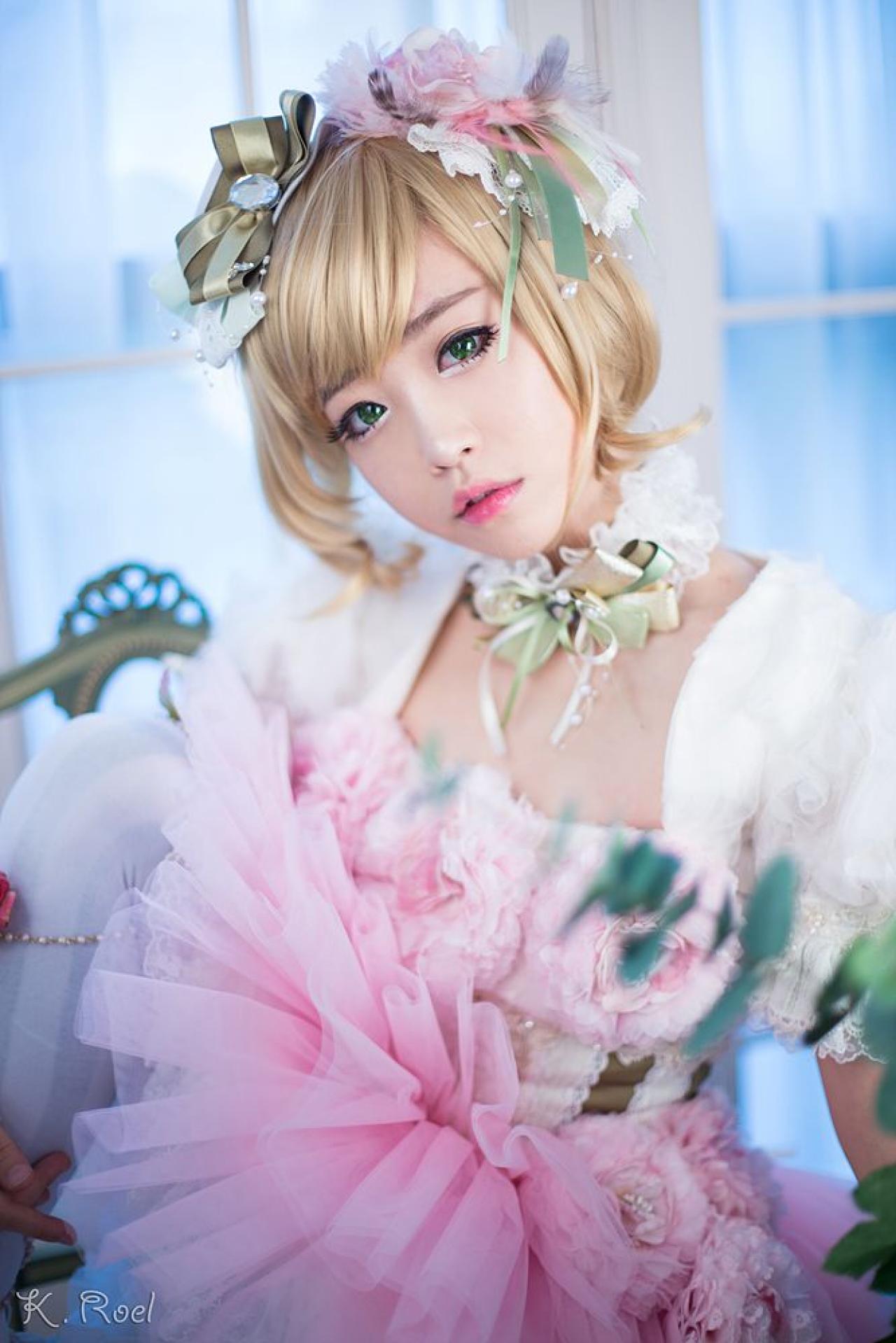 兔娘歪着头看镜头