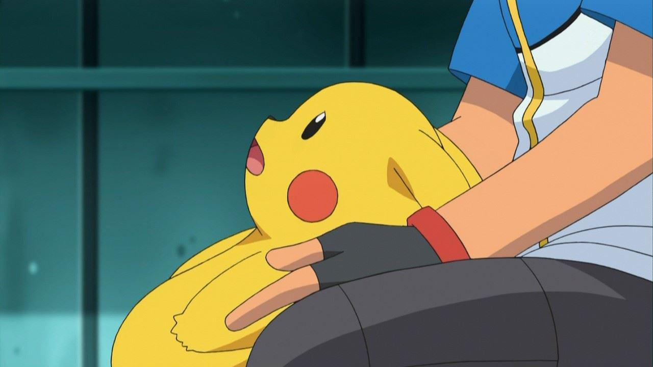 皮卡丘躺在小智膝盖上，45度仰望星空