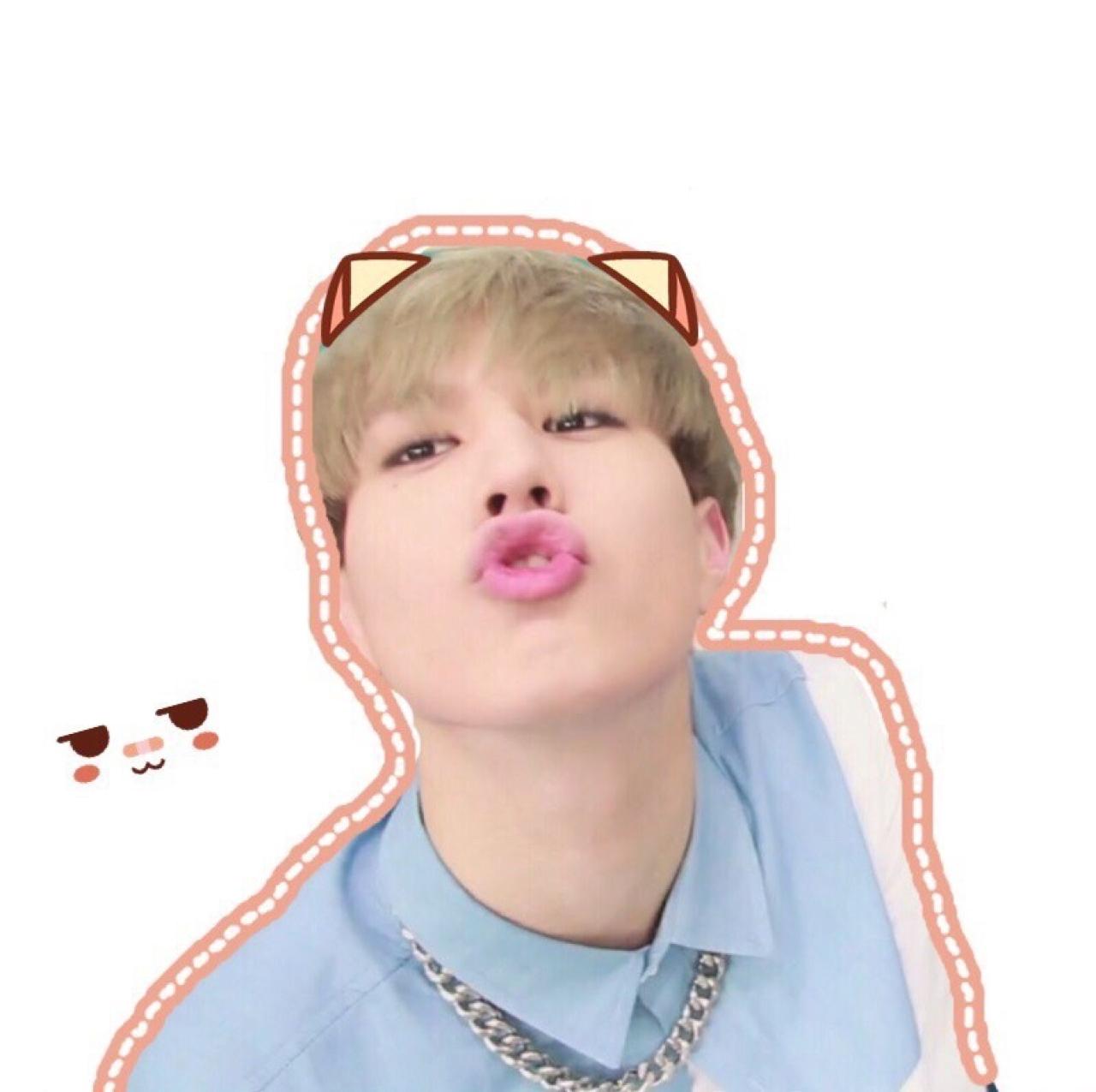 金宥谦嘟嘴卖萌头像