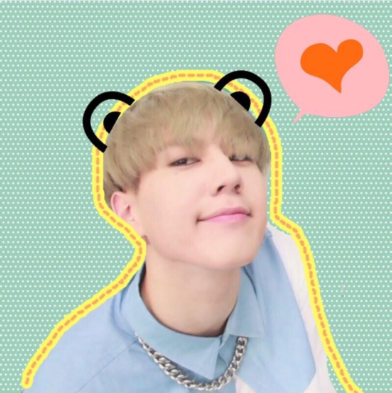 金宥谦撇眼心形气泡头像