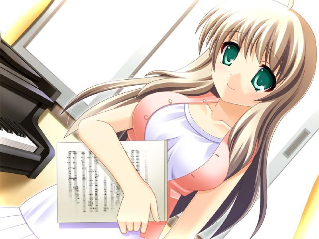 岬春那拿着钢琴乐谱