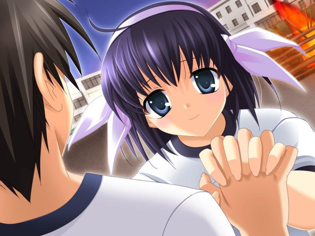 岛仓叶月和持田千寻双手扣在一起