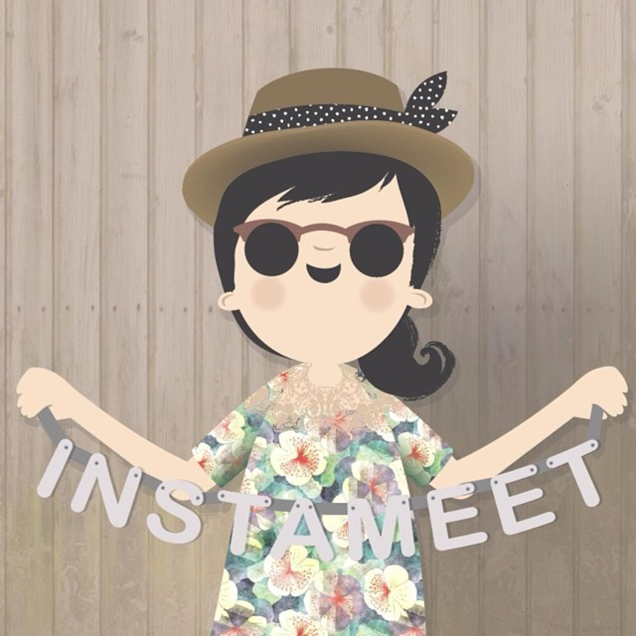 戴着墨镜的参与instameet（Instagram的网友聚会)可爱女生大头头像