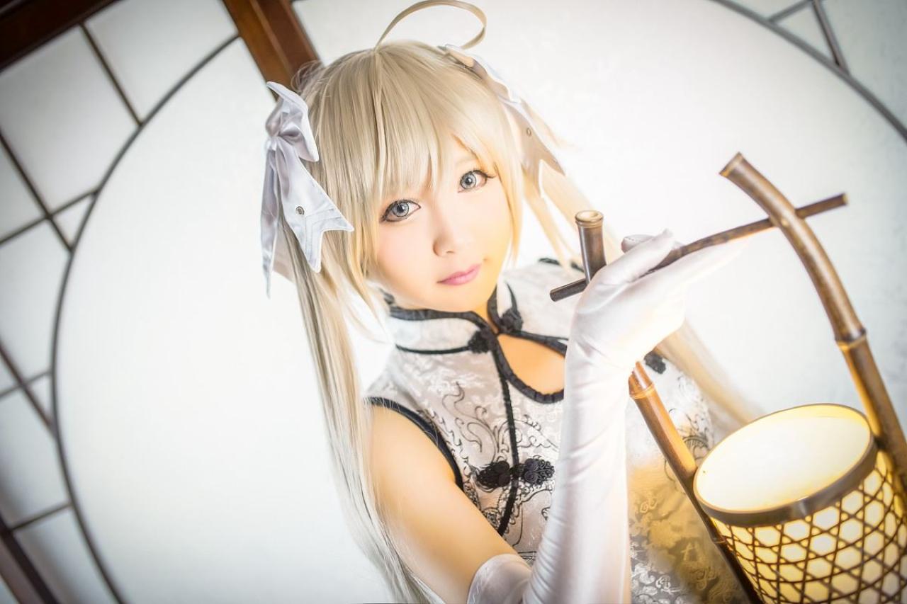 Hayakawa臣儿扮演穹妹提着灯箱（抬头）