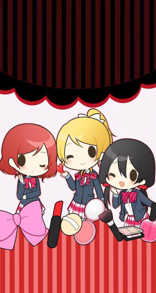 Q版西木野真姬、绚濑绘里、矢泽妮可化妆桌前扒桌手机锁屏壁纸