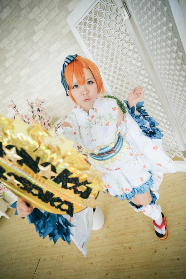 Candi糖糖扮演高坂穗乃果穿着白色印花和服浴衣嘟嘴卖萌