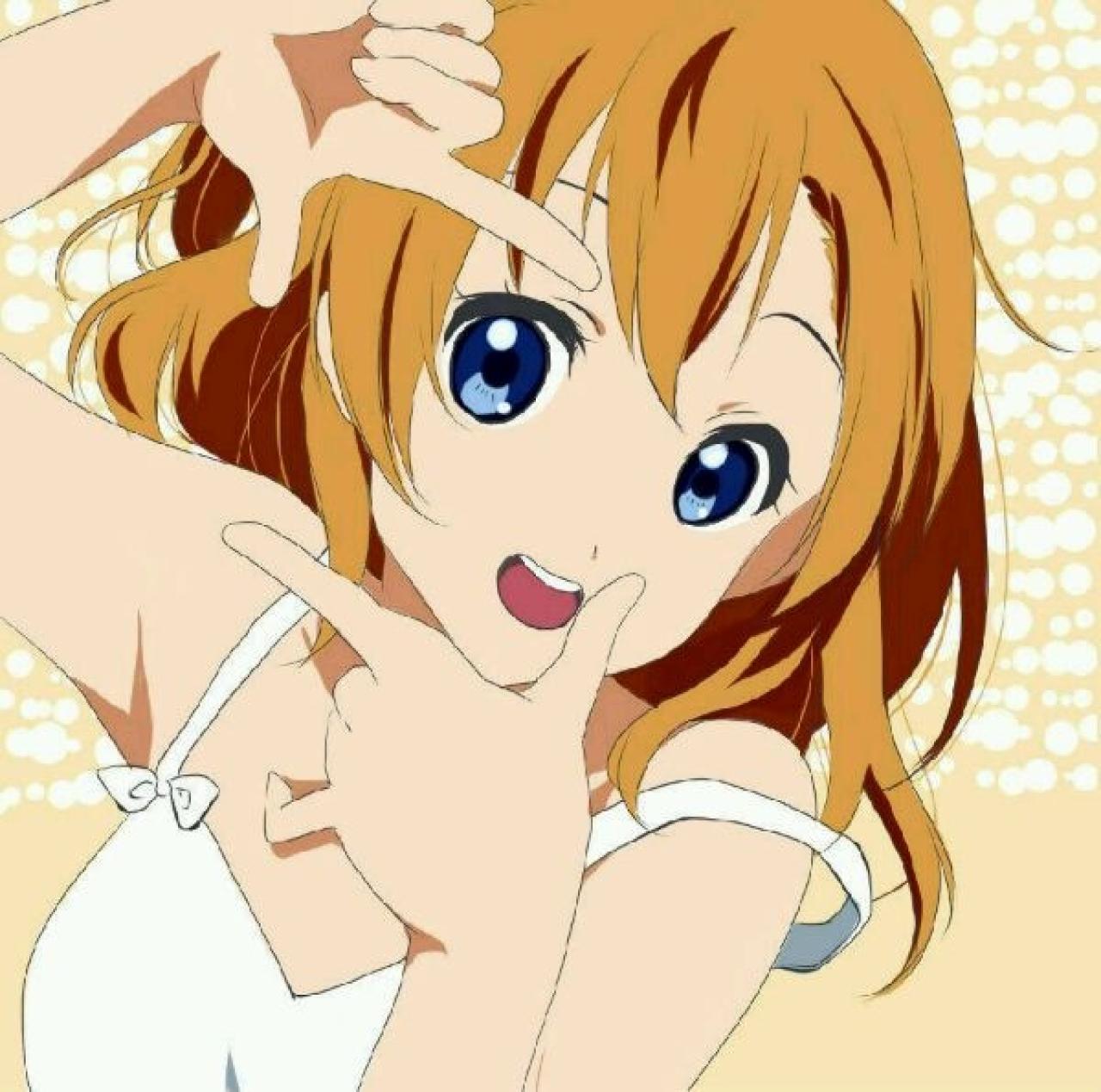 高坂穗乃果装扮的平泽唯卖萌头像