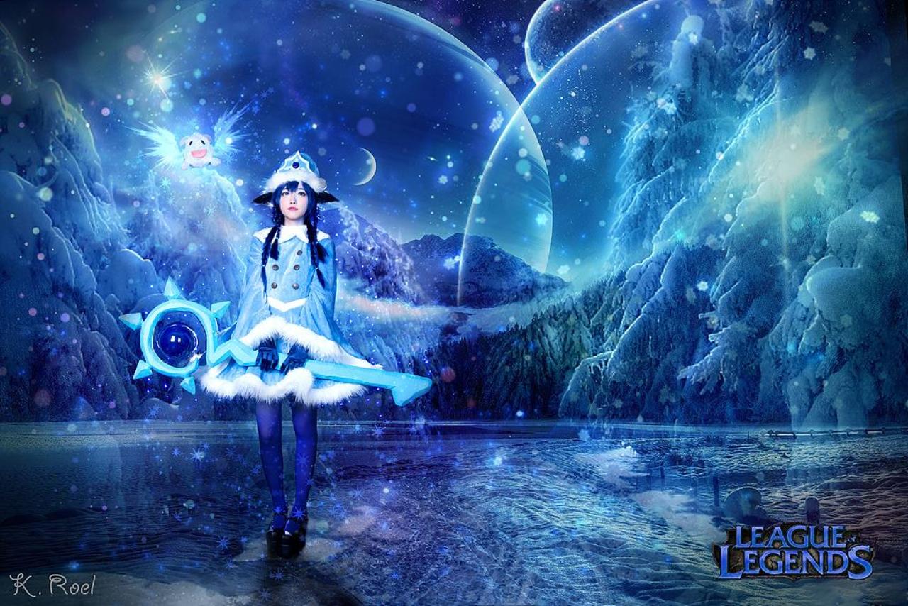 兔娘扮演璐璐双手握着魔杖凝望星空