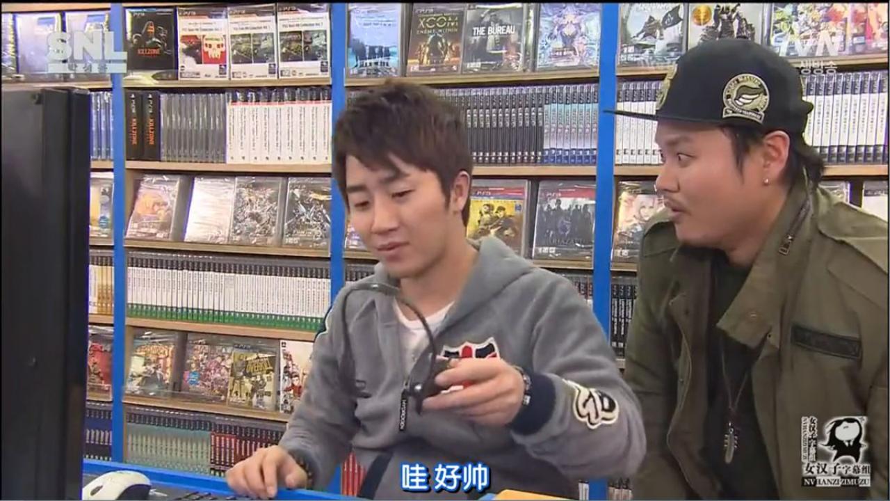 哥哥佩服弟弟的操作：哇，好帅！