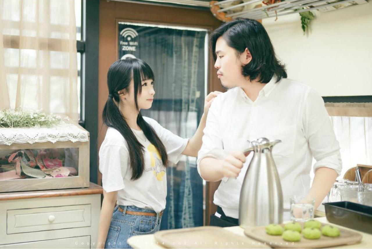 鳄鱼同学从后背拍了拍半个大叔的肩膀