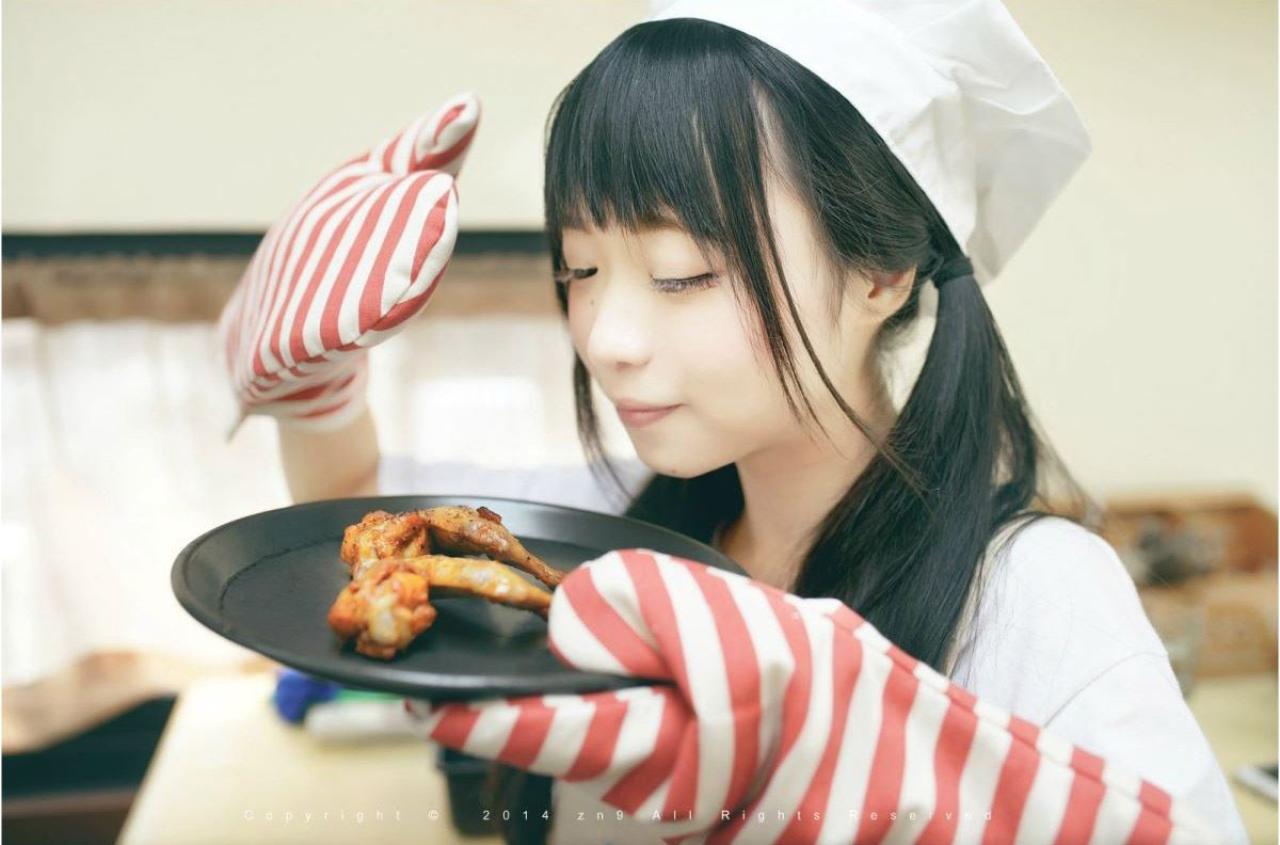 鳄鱼同学闻了闻