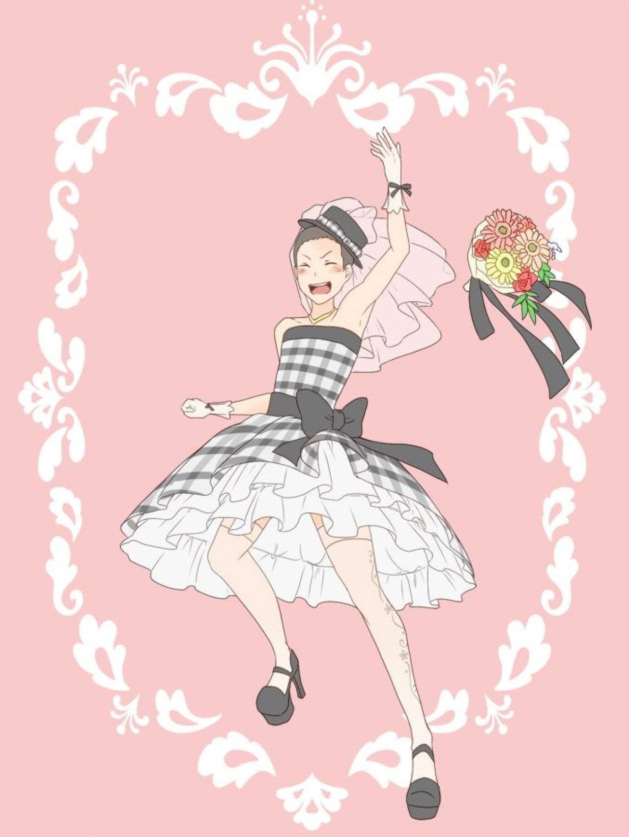 康尼·斯普林格穿着黑白格子婚纱扔起手捧花的姿势