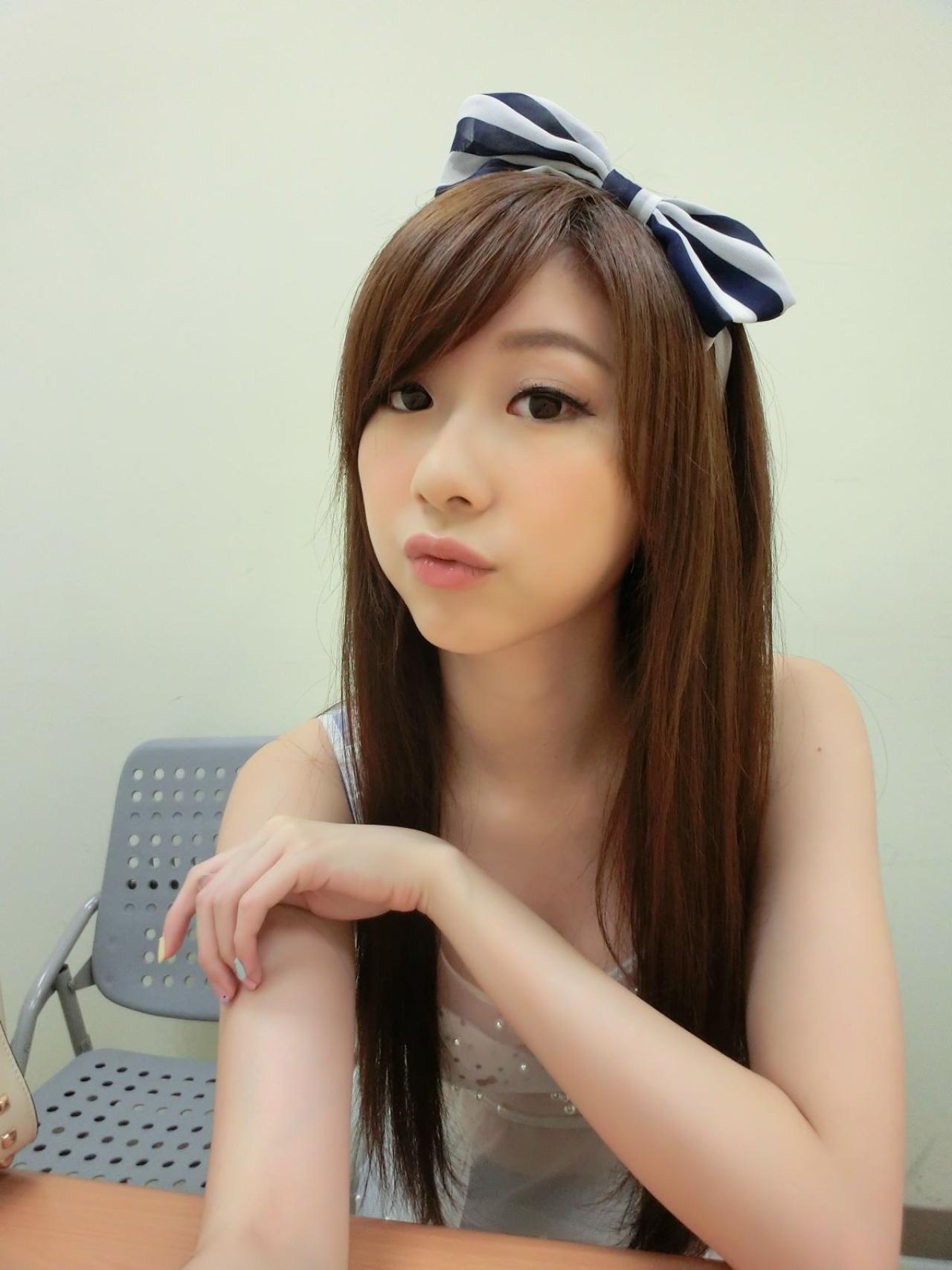 张景岚工作忙里偷闲嘟嘴卖萌