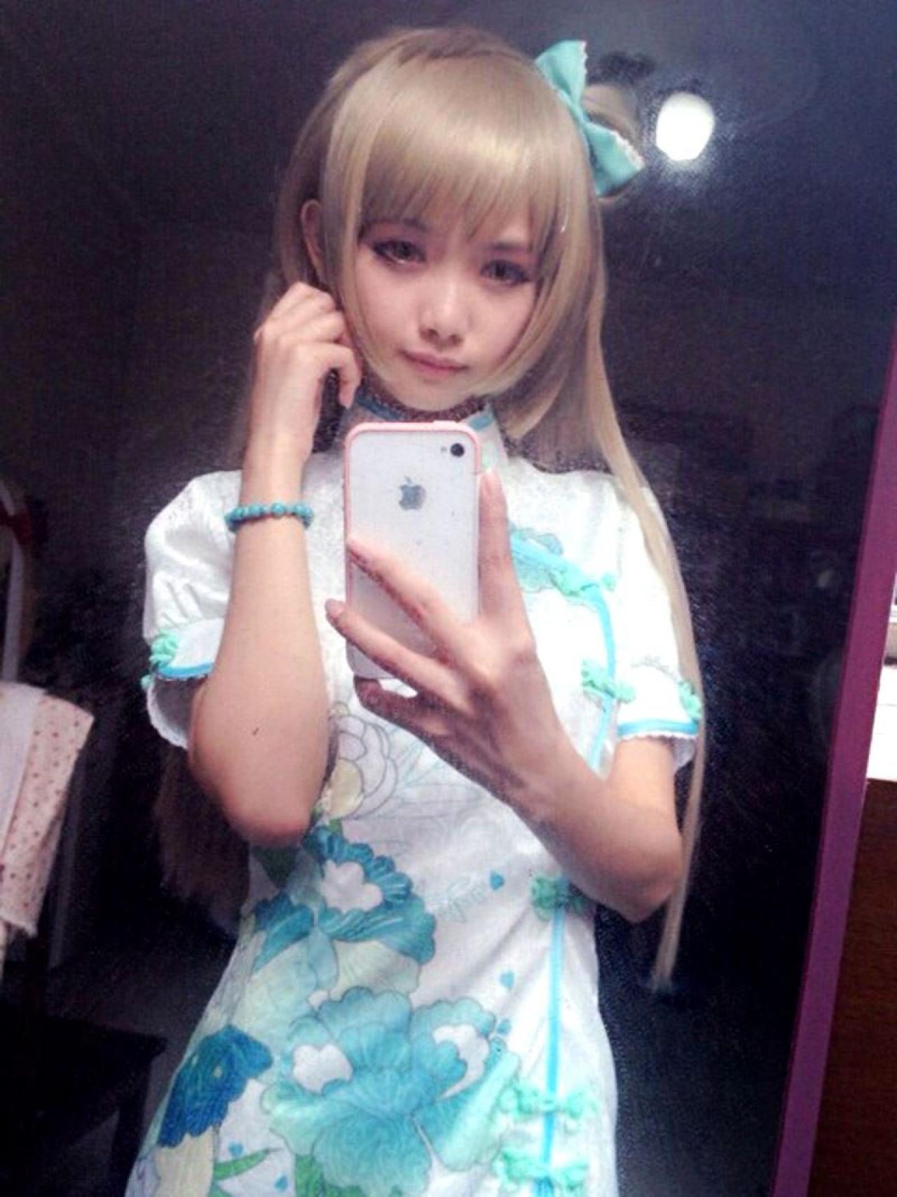 猫梓扮演南小鸟正面自拍