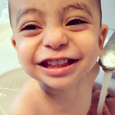 混血宝贝Hamody咧嘴微笑头像