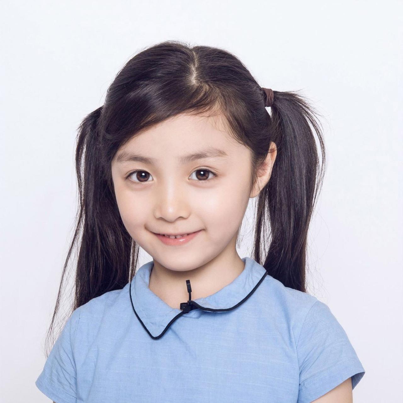 安淇尔平静微笑头像