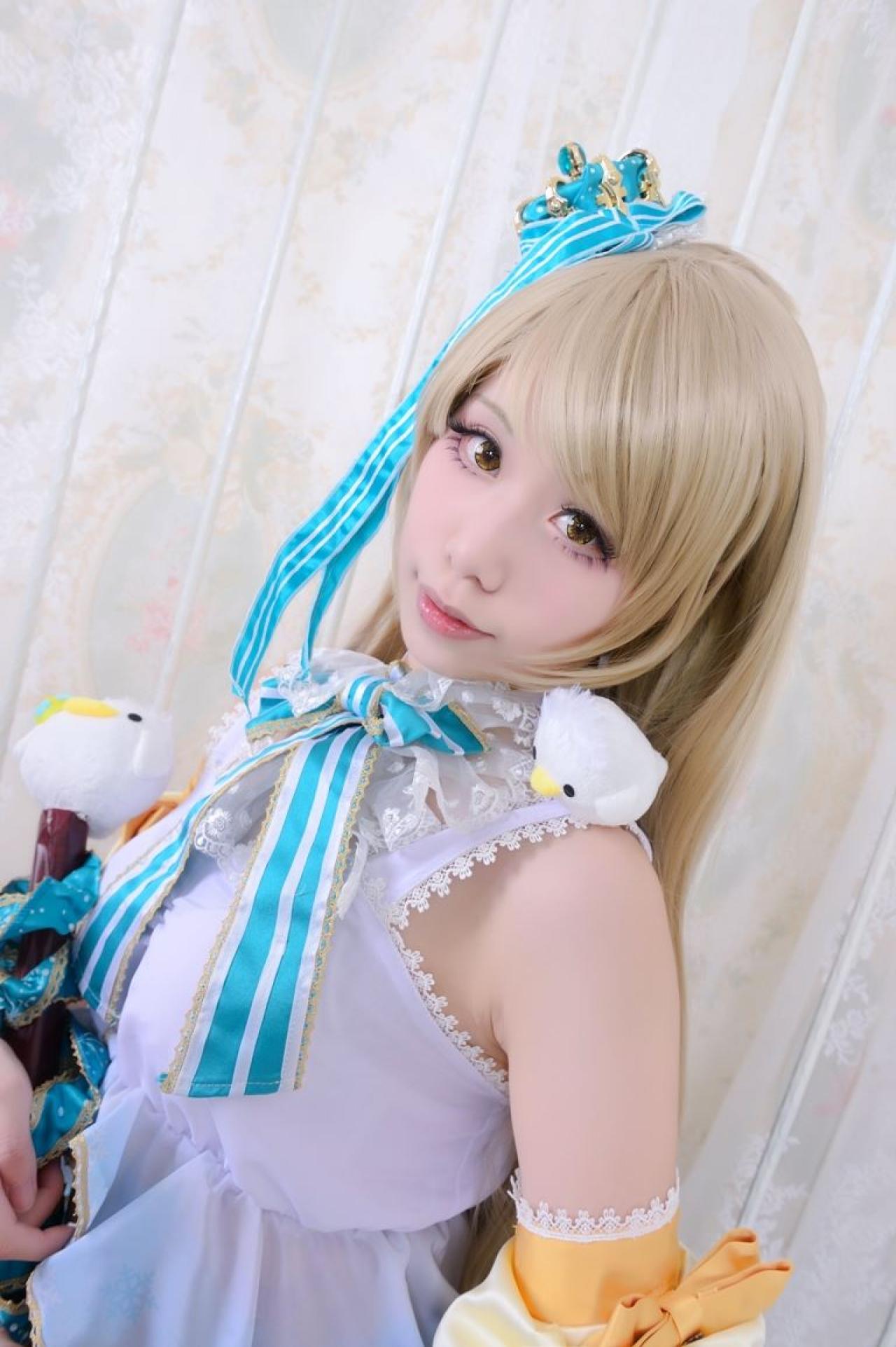 Himari原谣扮演南小鸟上半身侧面照