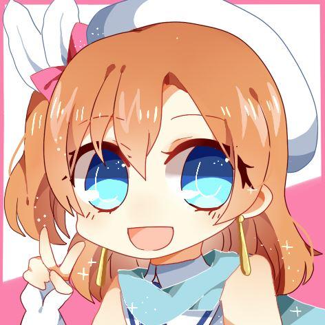 高坂穗乃果作剪刀手势蓝色大眼睛头像