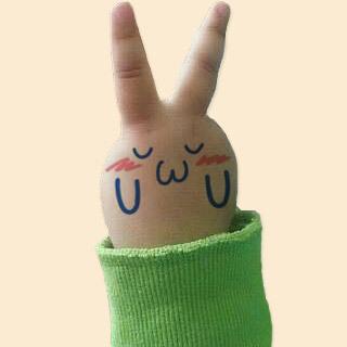 闭眼很享受，很惬意的样子，表达安静的作一个美男子的小手颜文字表情