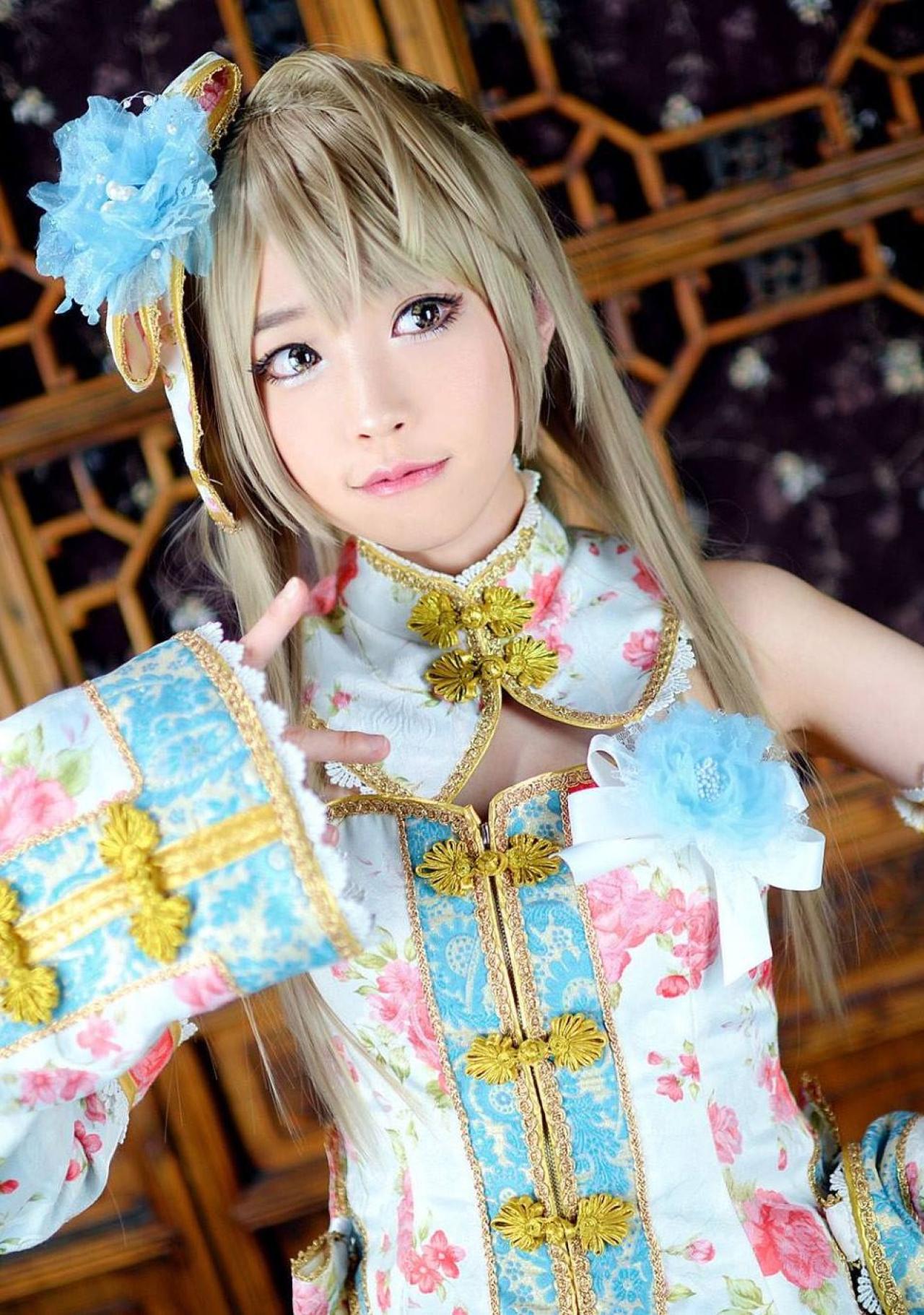 兔娘扮演南小鸟穿着旗袍