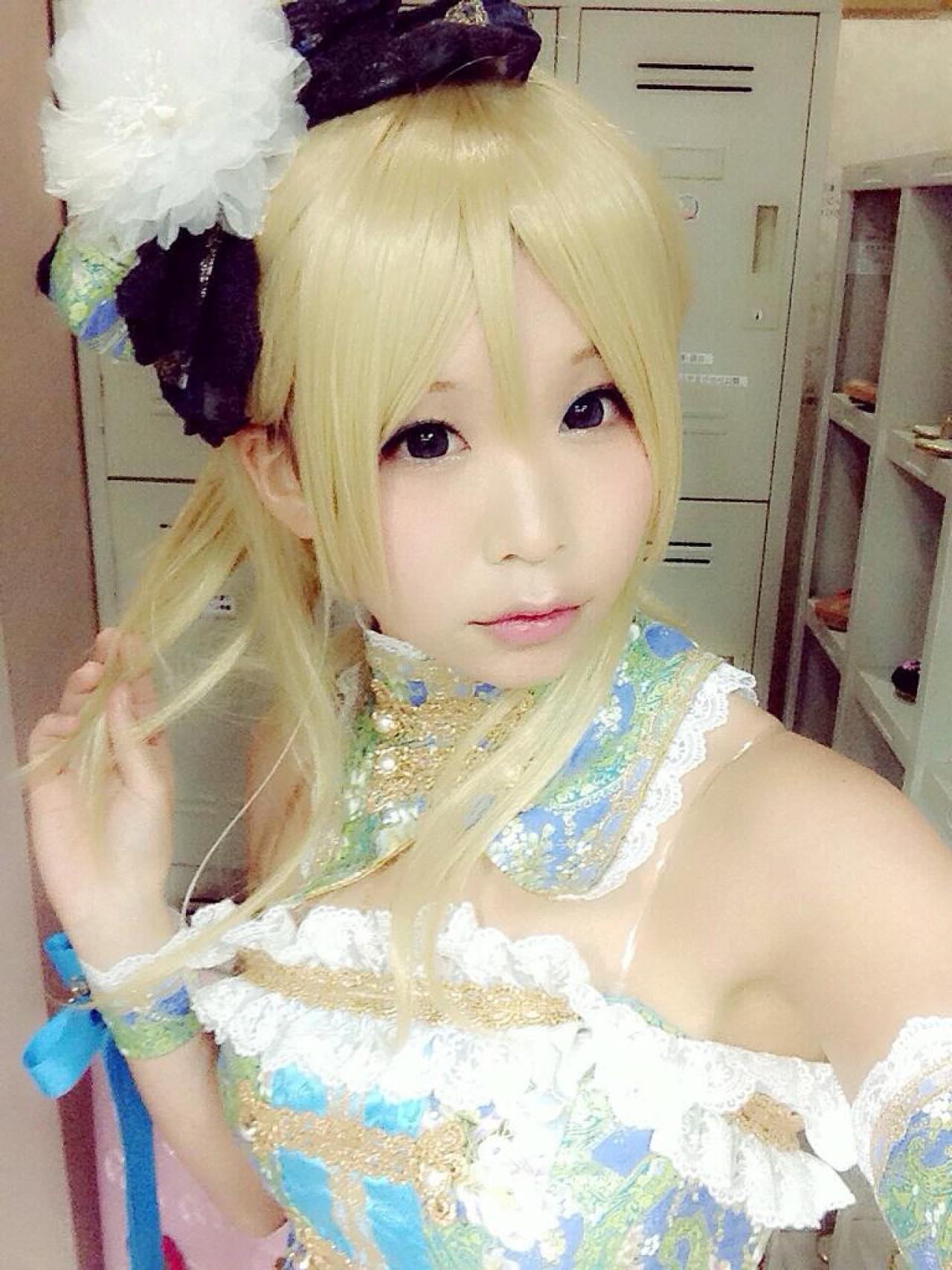 五木あきら扮演绚濑绘里着装自拍