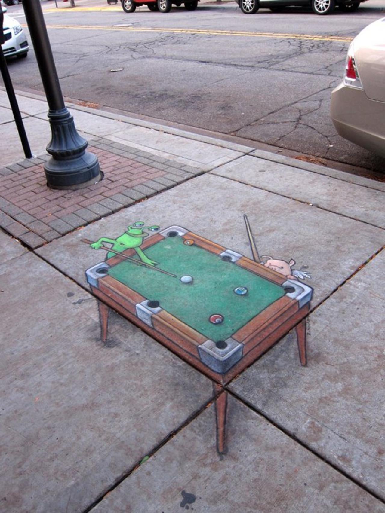 Sluggo和会飞的小猪正在打台球