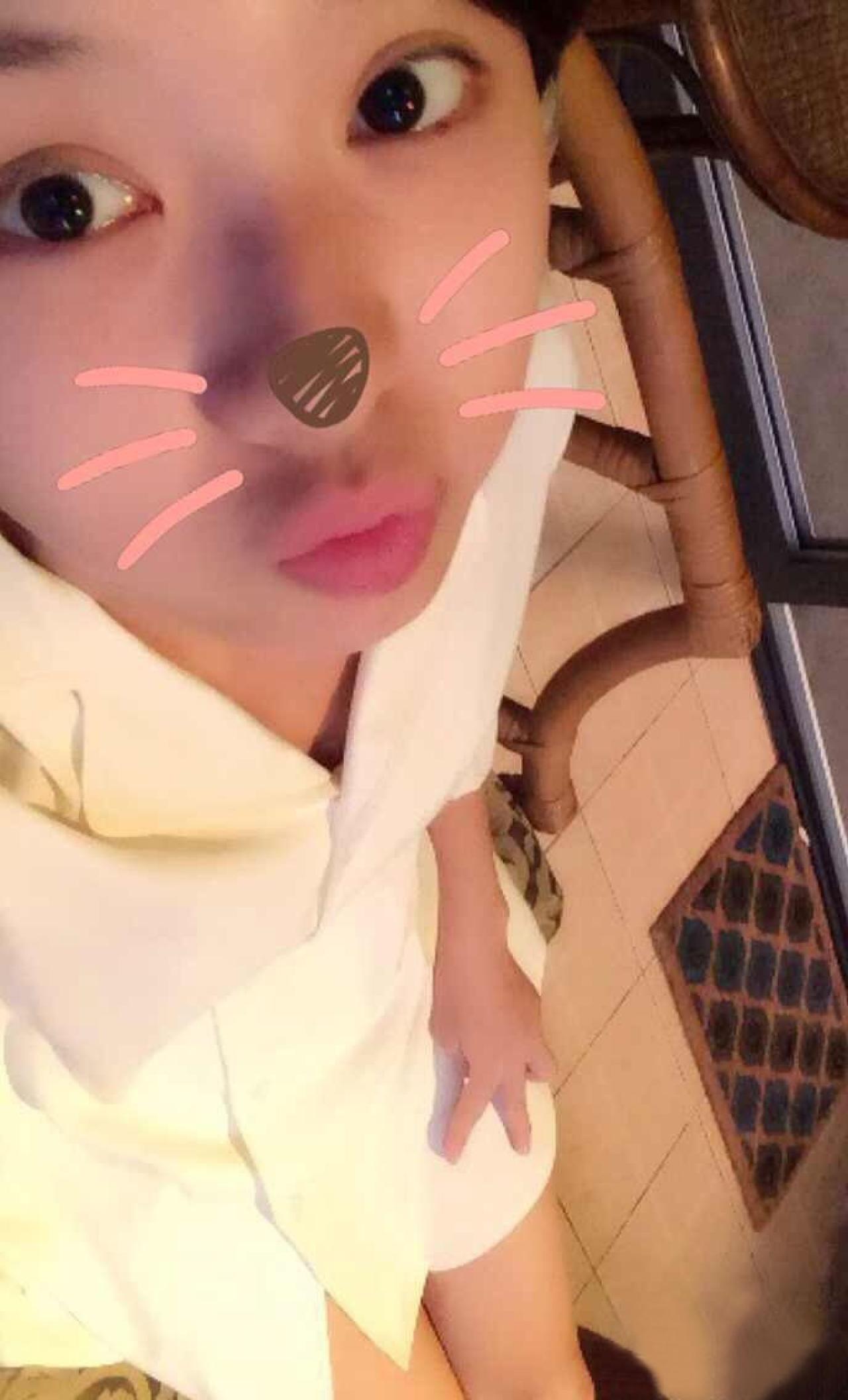 王玲玉猫胡子嘟嘴卖萌自拍