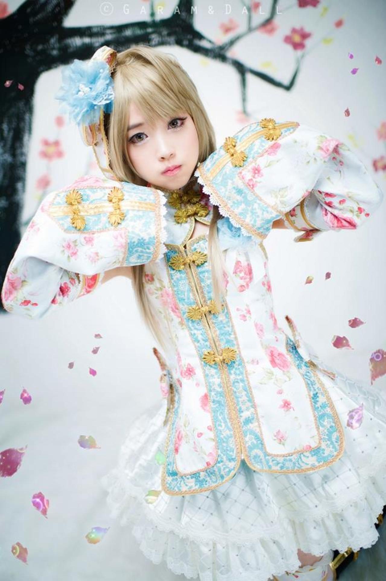 兔娘tomia扮演南小鸟嘟嘴卖萌