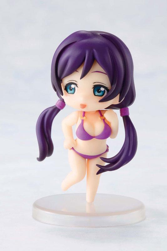 正在奔跑的东条希紫色泳装手办的正面