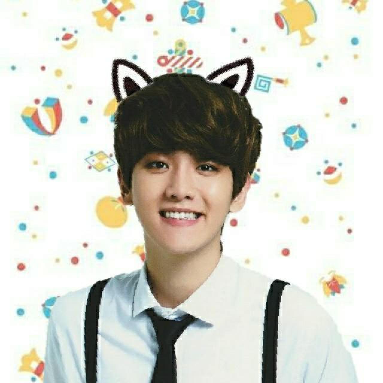 画着猫耳朵的边伯贤微笑头像