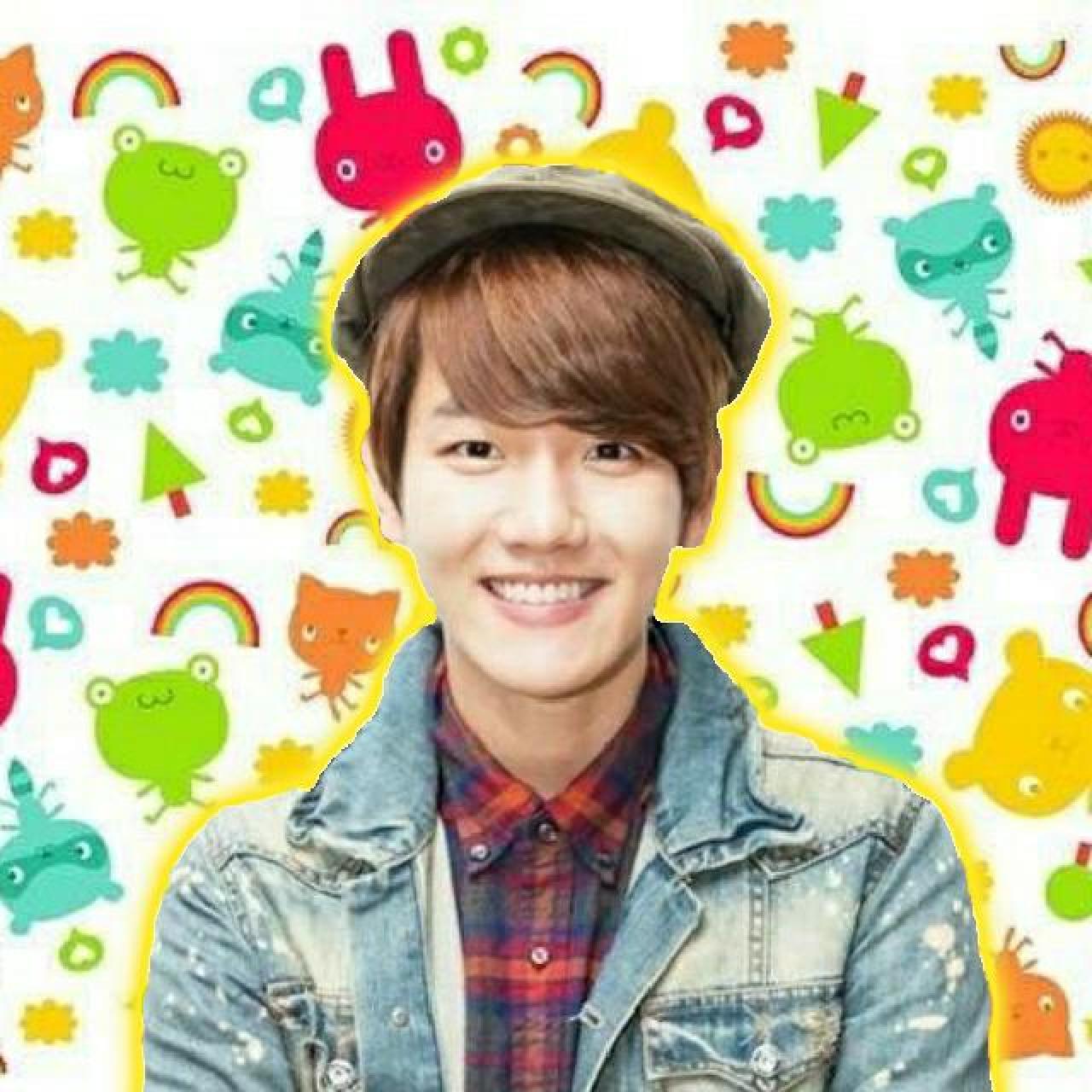 穿着牛仔上衣的边伯贤微笑头像